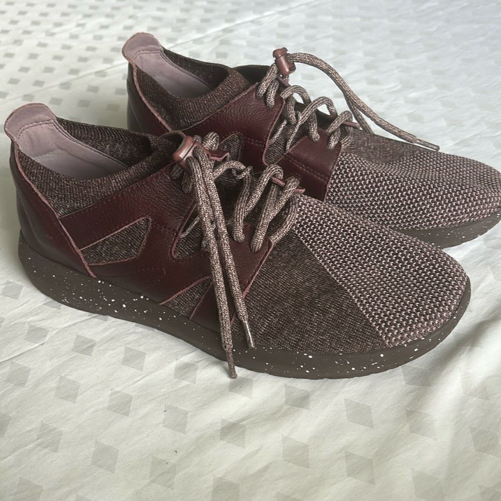 Earth Brand Blaze Lace Up comfort walking Shoes Burgundy Size 9